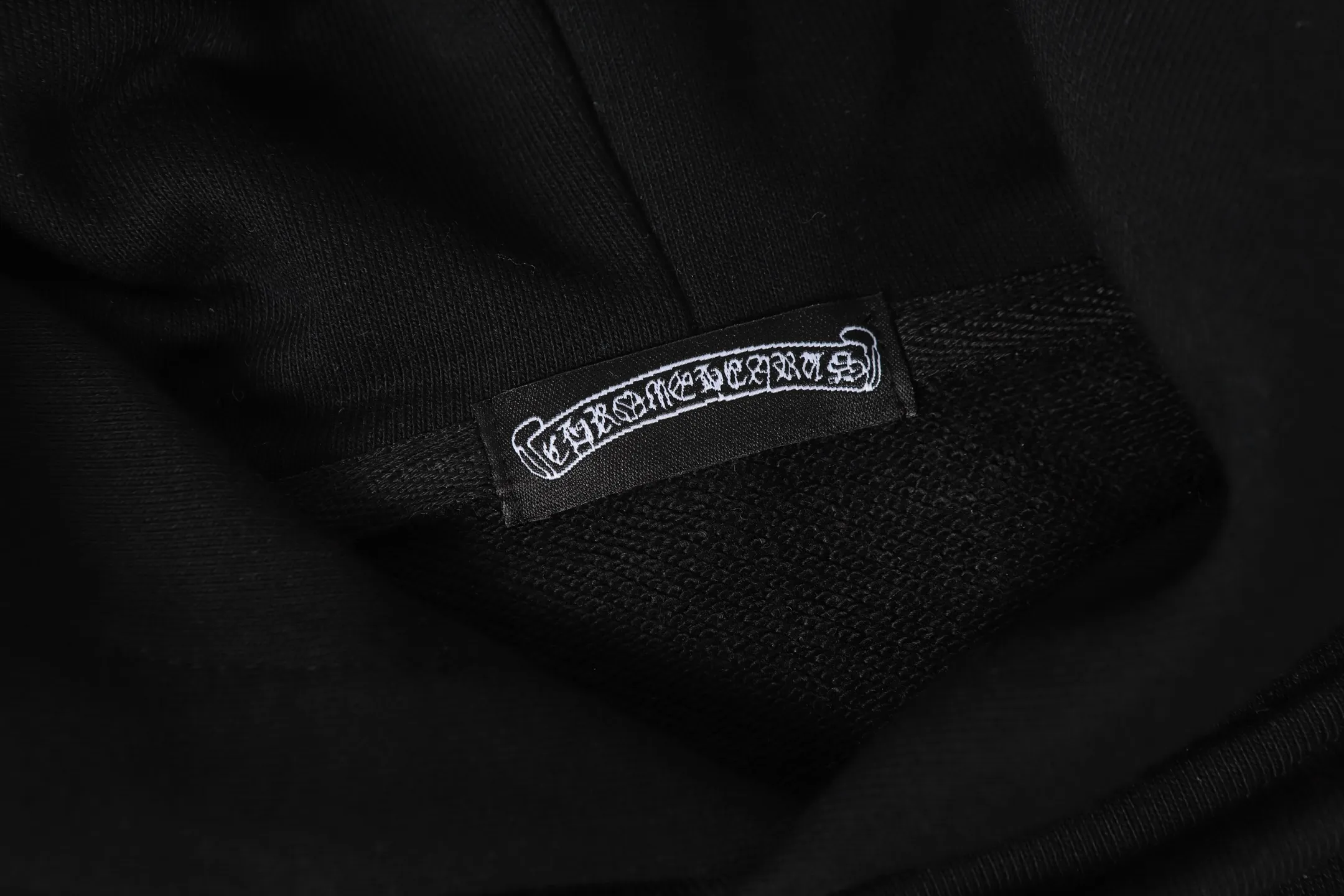P280 #L3107 cross-border model. Those who pursue quality should not place an order. -Chrome Hearts/Chrome Hearts graffiti spoof printed leather cross✝️Hooded sweatshirt - High weight, high density and high quality. The wool is soft, delicate and skin-friendly. It feels soft and silky. It has excellent warmth and skin-friendly properties. XL
